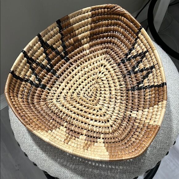 Vintage Handcrafted Native American Woven Basket - Rolled Triangular - Picture 1 of 11